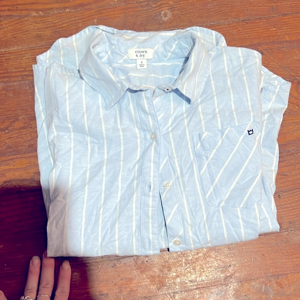 Crown & ivy shirt